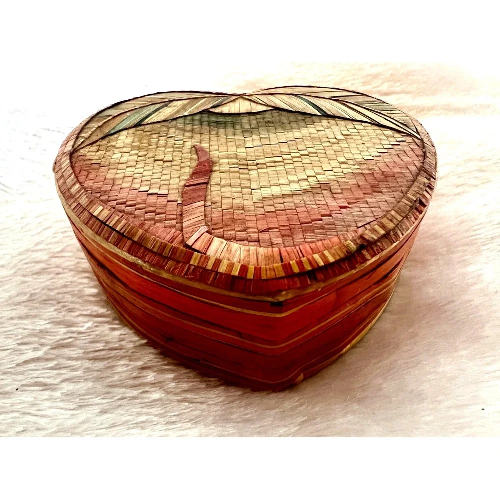 Heart Trinket Box Snake Tail Vintage Woven Straw Folk Art Jewelry Box Mexico